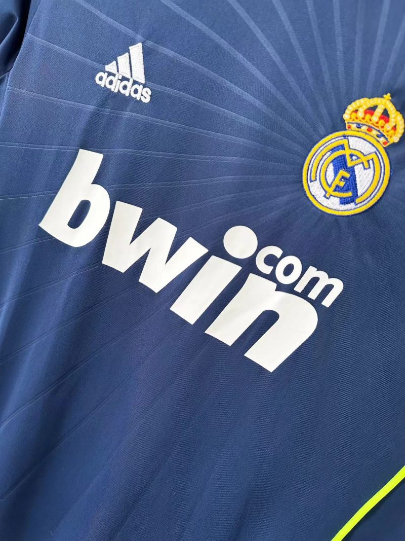 2010-2011  Real Madrid away short sleeves