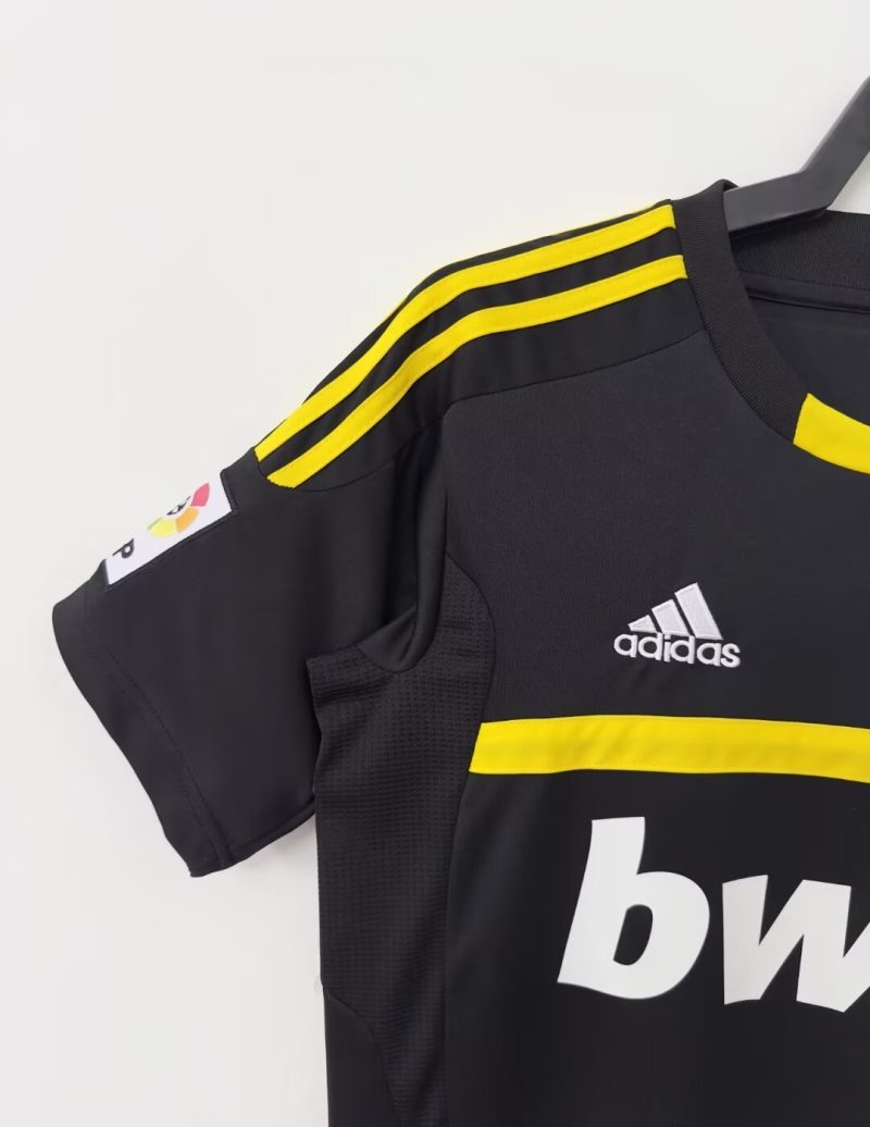2011-2012 Real Madrid gatekeeping uniform short sleeves