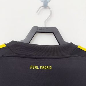 2011-2012 Real Madrid gatekeeping uniform short sleeves